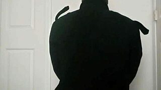 wait is this stretching or her masturbating arms in sneaky workout?