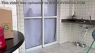 damn this big ass maid rebolou her huge bunda for me on cam!