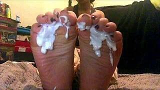 imagine my 18yo latina toes creamed all over for you...