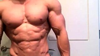 Throwback to peak physique before 2018 Arnold Classic amateur