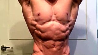 Throwback to peak physique before 2018 Arnold Classic amateur