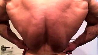 Throwback to peak physique before 2018 Arnold Classic amateur