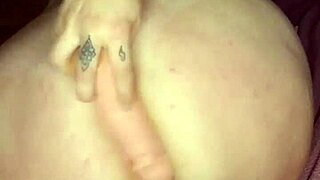 me encanta meter el dildo en mi culito solita hasta venirme squirtin