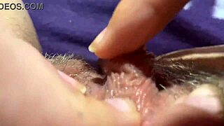 watch her big clit throb right up close to orgasm