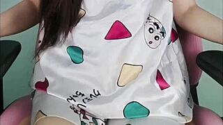 น้องนินิว's leaked vk clip has her skinny teen pussy licked rough by ex outdoors