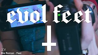 hey show me that mouth doing what it's really made for sucking toes?