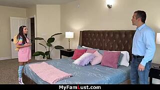 Gila, gadis muda penuhi keperluan ayah gaya doggy!