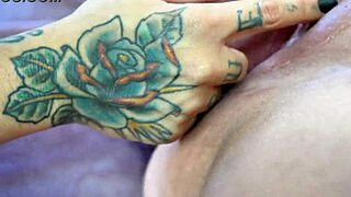 amigas se pegando gostoso... amiga chupando buceta da gostosa!!