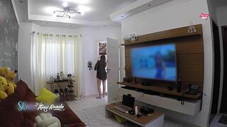 HOT WIFE THAYS KASADA FLASHES BIG TITS POST-SHOWER TO DELIVERY GUY