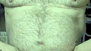 ezsosa flashes her curvy fat body and monster cock in bedroom update