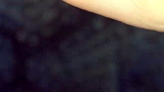 Tengok klitoris besar Latina memek basah sangat goda homemade