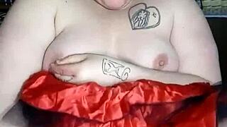 she spreads wide fucking her pussy hard in solo play