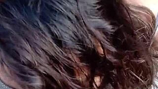 na varanda chupando pau e abrindo a buceta pro cara