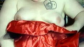 she spreads wide fucking her pussy hard in solo play