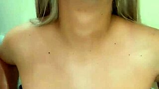 hey check out this sporty transexual with yummy tits 😍🍑