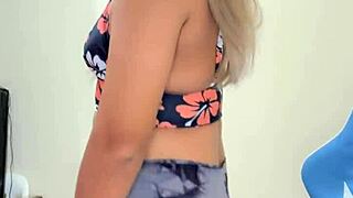 hey check out this sporty transexual with yummy tits 😍🍑