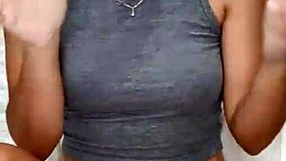 damn this latina babe vibes her wet pussy so good till she squirts hard 😍💦🔥