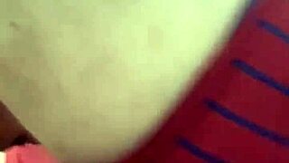 chupando o pauzão do corno com vontade