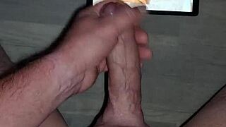 I can't get enough of this hommage to bagdousch, it's my ultimate cumshot fantasy come true