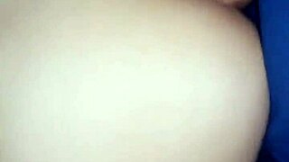 ¡LA ZORRA VECINA ESTÁ EMPAPADA Y SIN BRAGAS LISTA PARA SER FOLLADA!