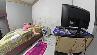 Housewife pays technician with her big ass while husband is away at work