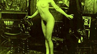 VINTAGE beaver reveal in antique hairy pussy close-up from retro old-school porn