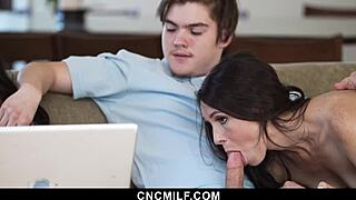 stepsisters ashley wolf and emma jade call freeuse it guy for laptop fix and fuck