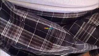 Amor me haces tan feliz... COLEGIALA CRISTIANA 18 AÑOS follada por novio en uniforme escolar casero