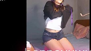 bonneyuwu argentina teen puta rams transparent dildo on bed