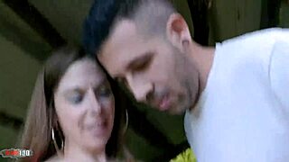 Pula spaniolă a lui Kevin White o face pe milfa belgiană Alice Maze să înghită adânc și creampie rough