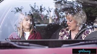 kristen scott fingers pussy dreaming of girls?