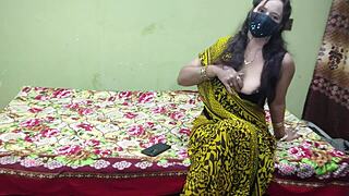 hey yar come here pakistani hot aunty calls you to stuff her big ass with your lund hindi dirty talk