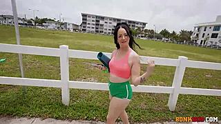 damn that girl's yoga ass got so hot and sweaty on the bus 😍🍑 who wouldn't wanna grab it?