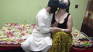 hey yar come here pakistani hot aunty calls you to stuff her big ass with your lund hindi dirty talk