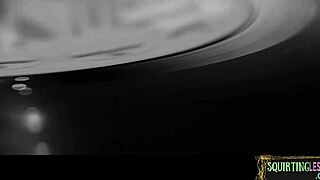 oh man milf fingerbangs that hot sapphic teen lesbian so good 18+