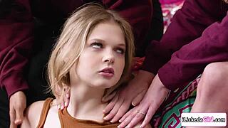 Stepdaughter fingering stepmom's pussy good?