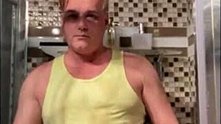 daddy gets his special douche proteiné treatment in taboo play