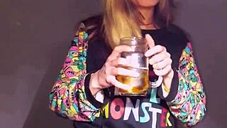 Bonneyuwu Rubs Pussy Hard With Dildo On Bed Tonight!