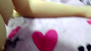 Le froto mi verga en su coño curvy antes de follarla rico