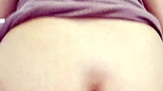 Turning girlfriend around in bed to watch her curvy ass bounce during ride