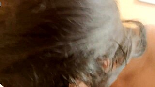 Geile schlampe SLÜCKT die ganze PISSE genüsslich aus dem MUND gefüllt