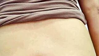 Turning girlfriend around in bed to watch her curvy ass bounce during ride