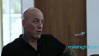 hey your cheating milf wife sent me to fuck her good 😏💋