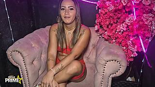 hey cuck hubby's dropping wife at motel for buddy's cock