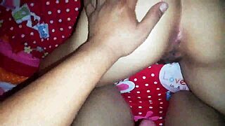 Amateur slut gobbles cock and rides hard in homemade fuck session