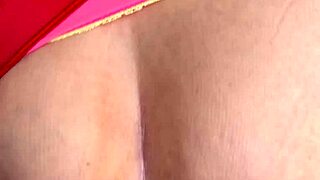 florsitasilvestre38 breaks her ass wide with dildo play?