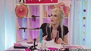 omg izzy wilde's trans cock toys lauren phillips and whitney wright at wedding expo 😈💦