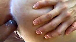 abrindo minha bunda pro macho meter de verdade e gozar dentro 🍑💦