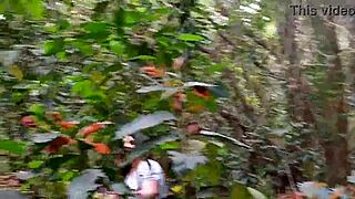 o cara pagou pra ve minha buceta no parque eu entrei no mato mostrei tudinho pra ele ai...