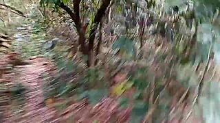 o cara pagou pra ve minha buceta no parque eu entrei no mato mostrei tudinho pra ele ai...